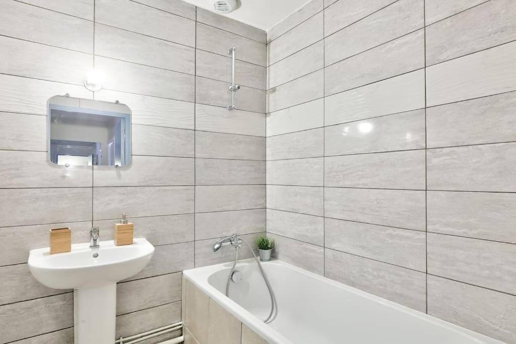 Free Private Parking - 15Mn Paris - 5Mn Walk Train Station - All Equipped - Terrace - Garden - Stade De France - Casino D'Enghien - Hippodrome, Universite Épinay-sur-Seine Exterior foto